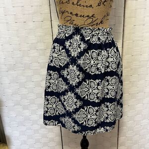 Francesca's Navy Blue & White Damask Paper Bag Waist Mini Skirt‎ Floral Size M